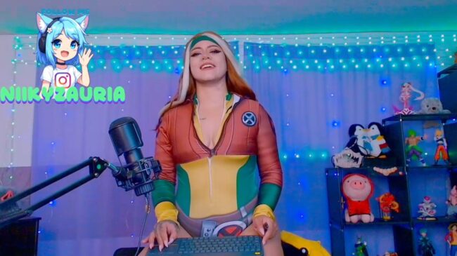 _Niiky Reaches Out To Show Off Her Full Powers As Rogue