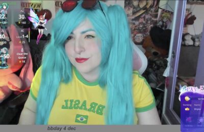 Canndy_new Brings Hatsune Miku To The Beach