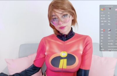 Kasumi_jh Stretches Out Her Powers As Mrs. Incredible