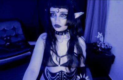 Yueeclipsa Has Goth Some Royal Elven Flare