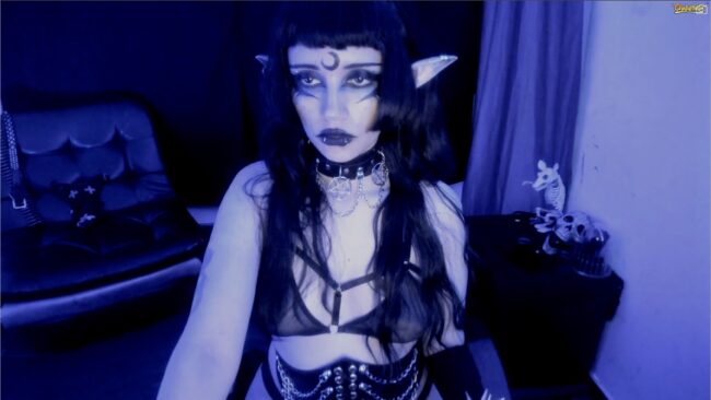 Yueeclipsa Has Goth Some Royal Elven Flare