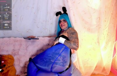 Kuraibi Hops Into A Stunning Bunny Bulma Cosplay