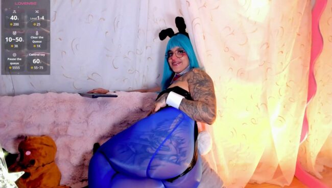 Kuraibi Hops Into A Stunning Bunny Bulma Cosplay