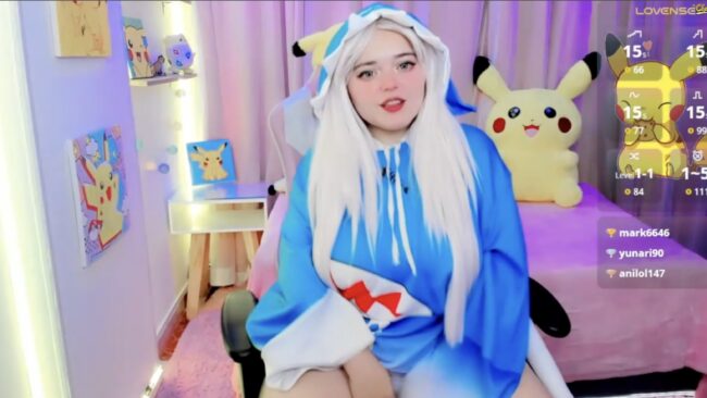 Waifumochi_chan Looks Swimmingly Cute