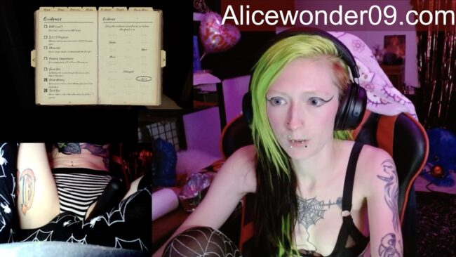 Alicewonder09 Hunts Down Ghosts In Phasmophobia