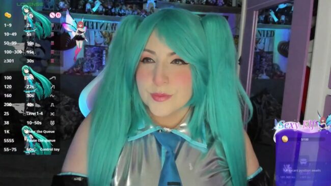 Cannddyy_new Puts On A Cosplay Performance As Hatsune Miku