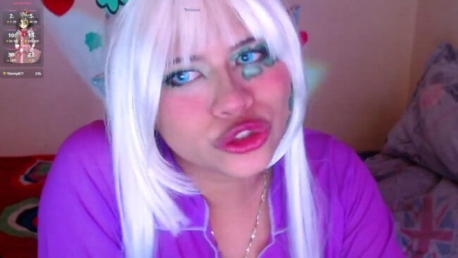 Viooletgreyy Brings A Bit Of Elvish Luck To St. Patrick's Day