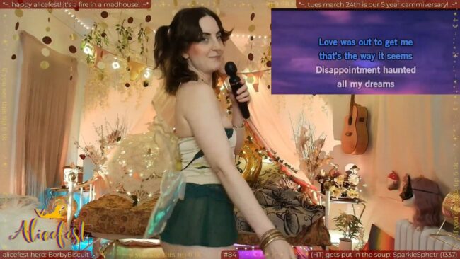 Aliceisonfire's Faerie Karaoke Night