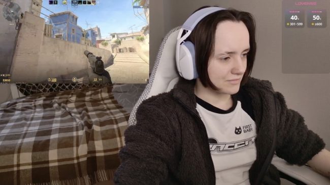 Luna_Loveee Plays CS