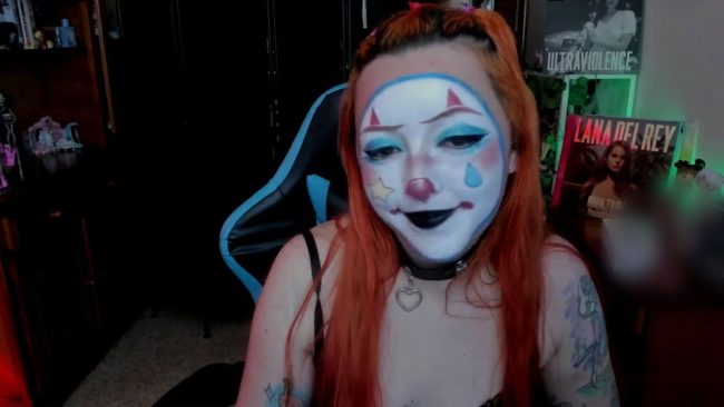 Clowning Around With Makii_33