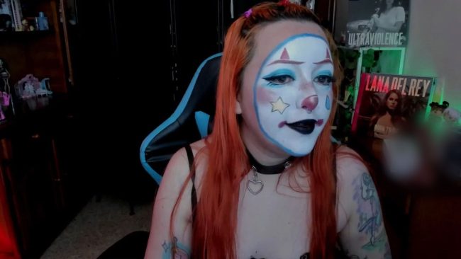 Clowning Around With Makii_33