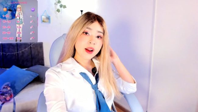 Emili_cute Dresses Up As Marin Kitagawa