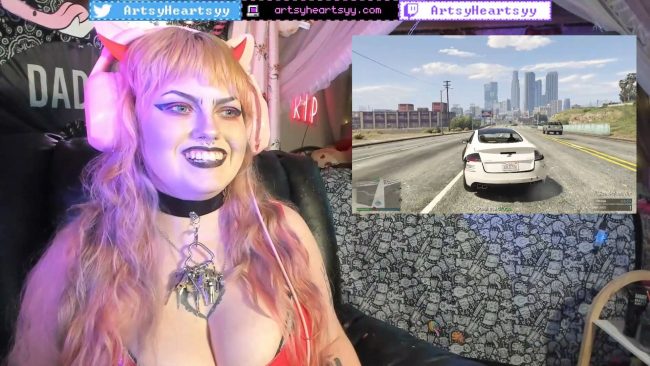 ArtsyHeartsyy Escapes The Law In GTA Online