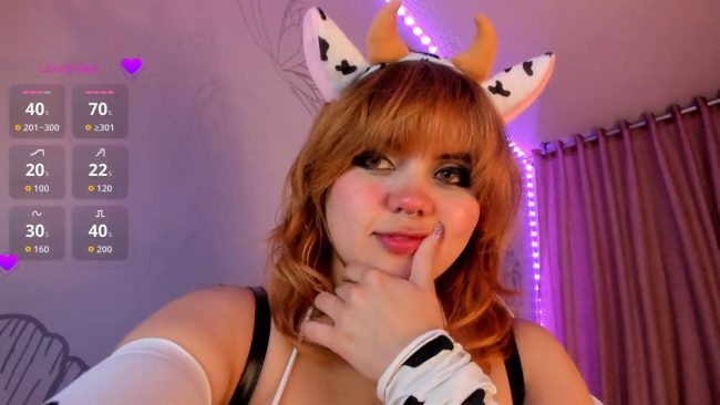 An A-Moo-Zing Cosplay Show With ParisRosse