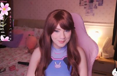 Angelytaxx Cosplays To Win As D.Va