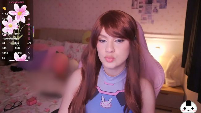 Angelytaxx Cosplays To Win As D.Va