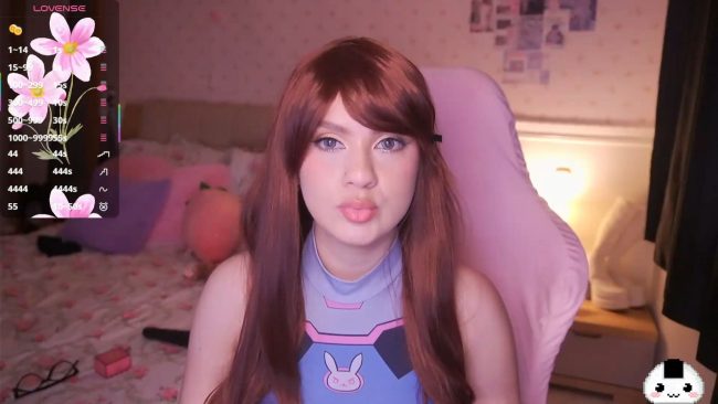 Angelytaxx Cosplays To Win As D.Va