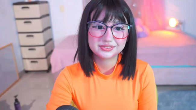 AnnieJulieth Solves Some Mysteries As Velma