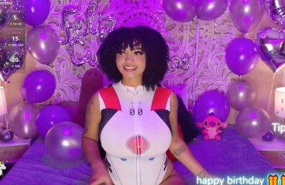 MalaikaBrown Finds The Perfect Plugsuit For Her Birthday Party