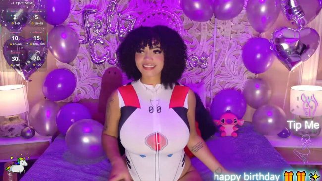 MalaikaBrown Finds The Perfect Plugsuit For Her Birthday Party