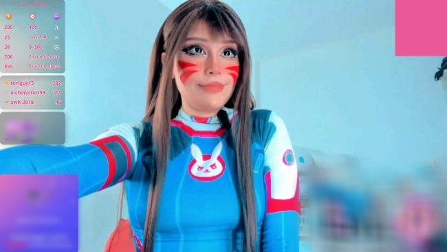 Sweetalien Cosplays To Win As D.Va