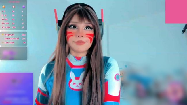 Sweetalien Cosplays To Win As D.Va