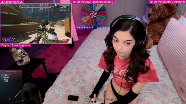 Skybaby69 Builds Her Legend In Apex Legends