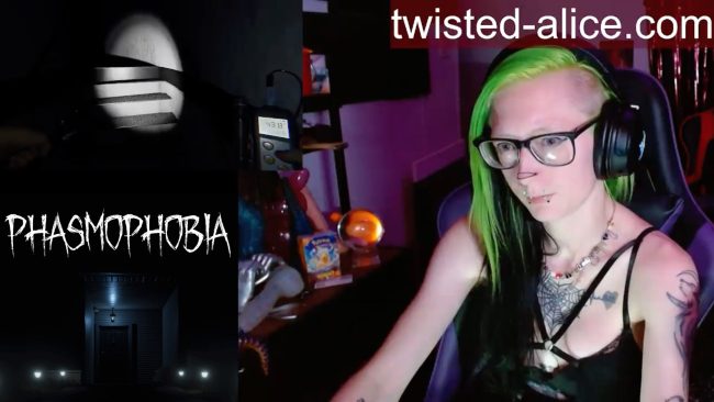 Twisted_Alice Hunts For Ghosts