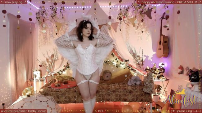 Aliceisonfire Introduces An Angel During Prom