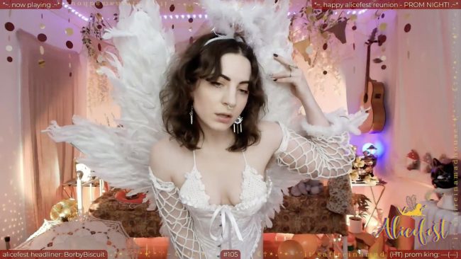 Aliceisonfire Introduces An Angel During Prom
