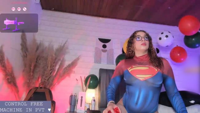 Supergirl Lizzie_Evans Saves The Day With Her Balloons