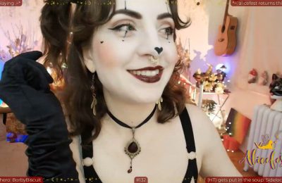 Aliceisonfire Clowns Around In Her Circus