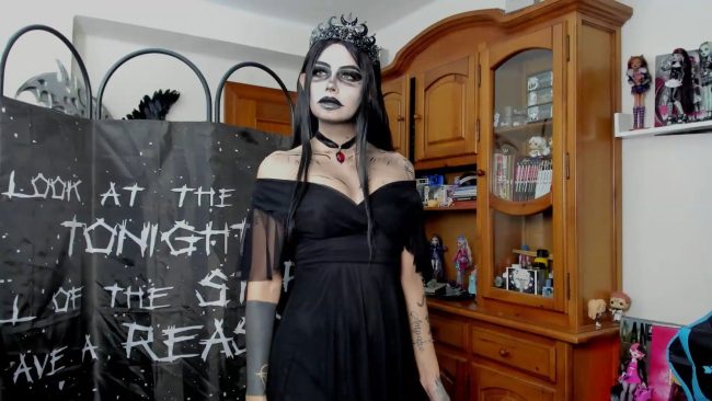 Dark Princess Sakae_ Rules Over Her Cam Kingdom