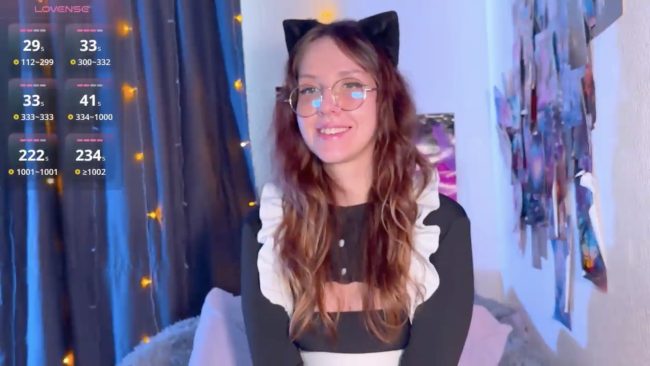VioletMoon Is Maid To Look Cute