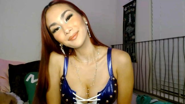 Scarmoonxxx Serves Up Some Sexy Nico Robin Style