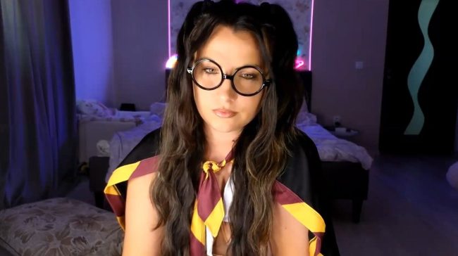 Mellisaangel Shows Off Her Hogwarts Style