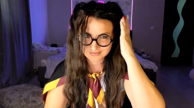 Mellisaangel Shows Off Her Hogwarts Style
