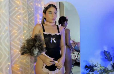 Cute Maid Xoxo_danna Is Doing Some Dusting Up