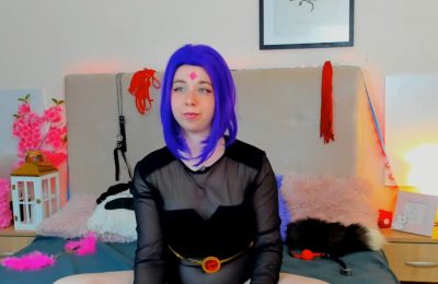 AlexxisSky Joins Titans With A Heroic Cosplay Show