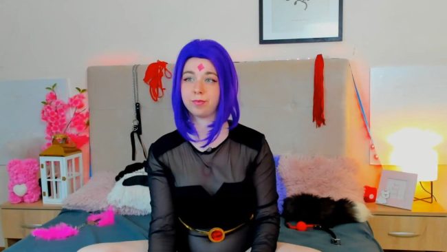 AlexxisSky Joins Titans With A Heroic Cosplay Show