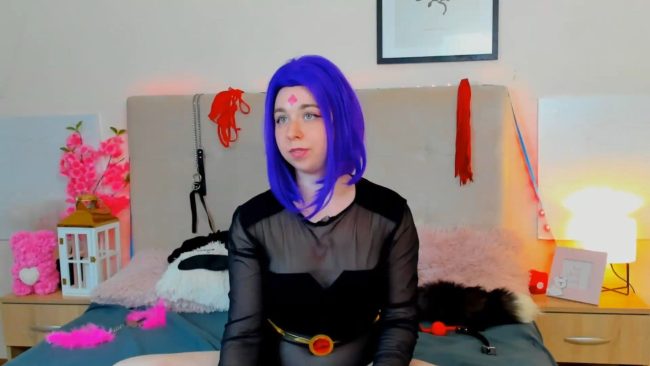 AlexxisSky Joins Titans With A Heroic Cosplay Show