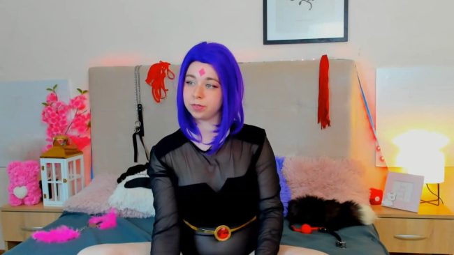 AlexxisSky Joins Titans With A Heroic Cosplay Show