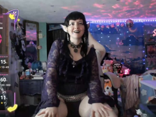 An Elvish NerdySuccubi
