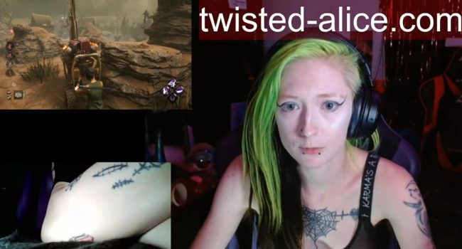 TwistedAliceW Escapes Danger In Dead By Daylight