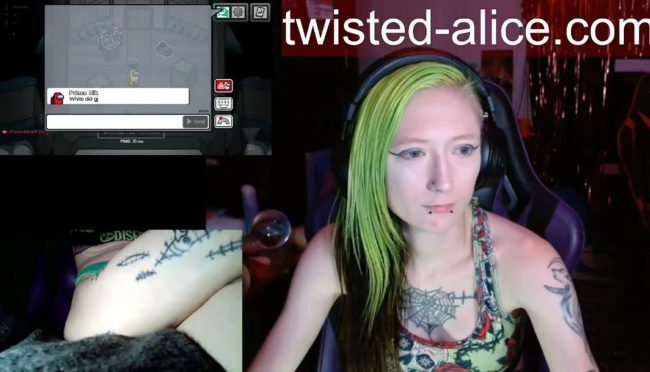 TwistedAliceW Tries To Not Look Sus In Among Us