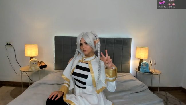 DellaRowe's Magical Frieren Cosplay Adventure