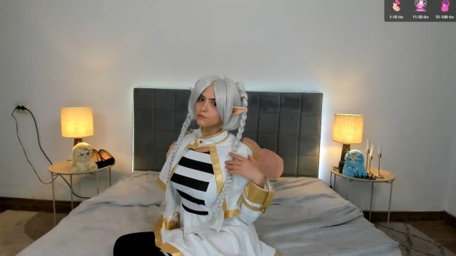 DellaRowe's Magical Frieren Cosplay Adventure