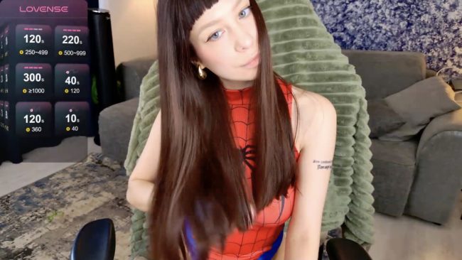 Spider-MisssMiaMur Swings In Style