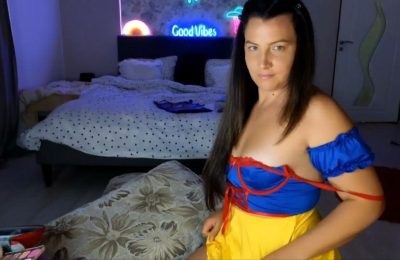Mellisaangel Brings Her Snow White Fantasy To Life In Style