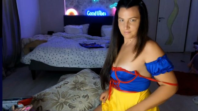 Mellisaangel Brings Her Snow White Fantasy To Life In Style